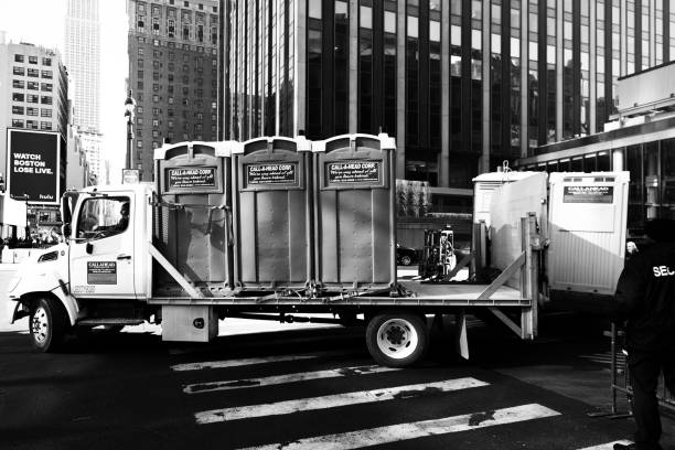 Best Porta potty delivery and setup  in Fenton, MO