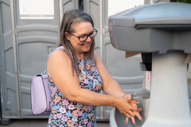 Best Portable bathroom rental  in Fenton, MO